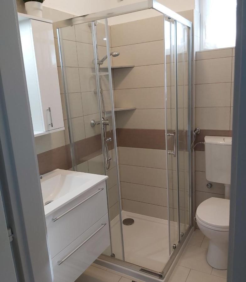 Apartament Apartmanhaz Horvath Balatonboglár Zewnętrze zdjęcie