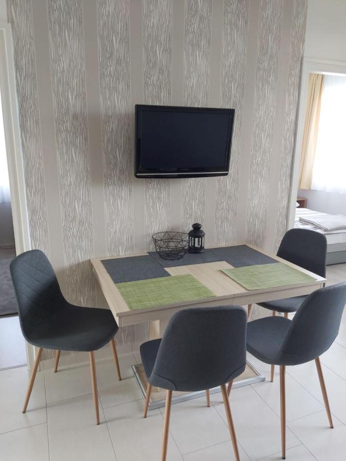 Apartament Apartmanhaz Horvath Balatonboglár Zewnętrze zdjęcie