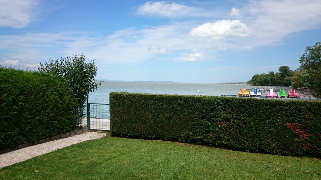 Apartament Apartmanhaz Horvath Balatonboglár Zewnętrze zdjęcie