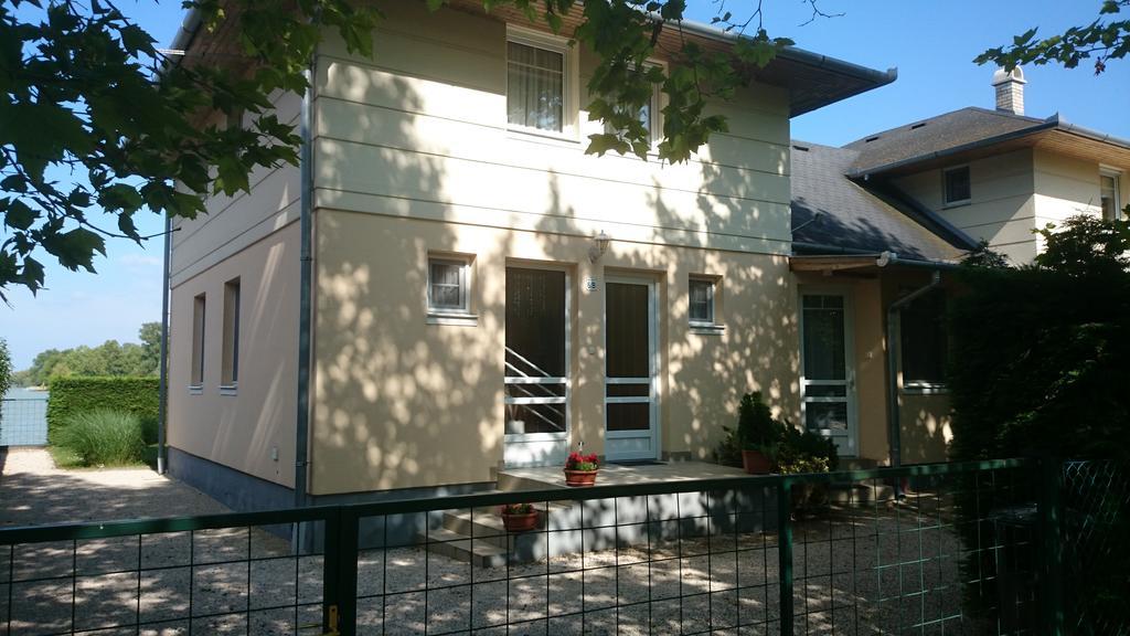 Apartament Apartmanhaz Horvath Balatonboglár Zewnętrze zdjęcie