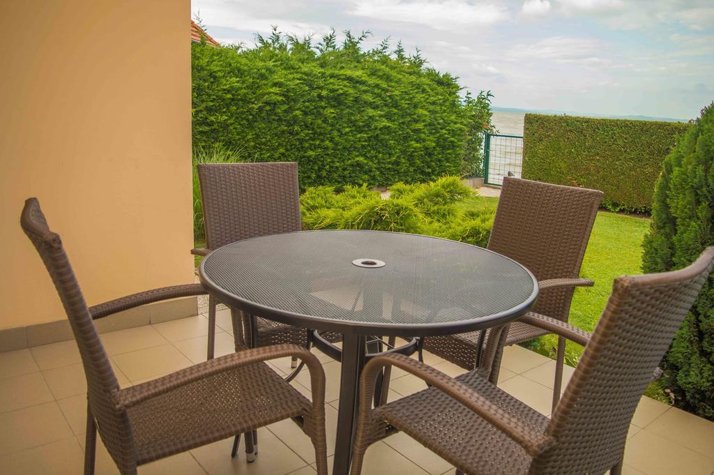 Apartament Apartmanhaz Horvath Balatonboglár Zewnętrze zdjęcie